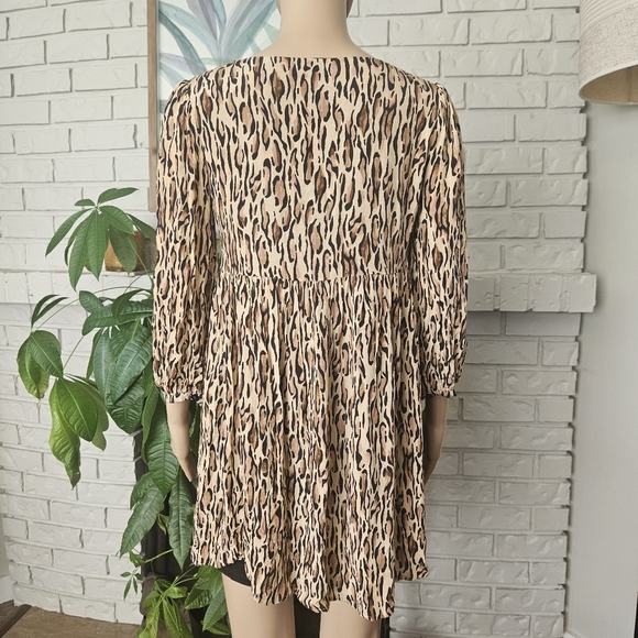 Aritzia Sunday Best Leopard Animal Print V-Neck Dress Oversized Long Sleeves - Picture 6 of 12